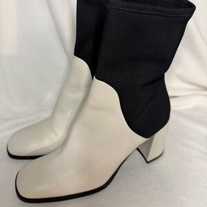 VIA SPIGA DEVON BOOT, SIZE 7-1/2 (37.5)  BONE AND BLACK